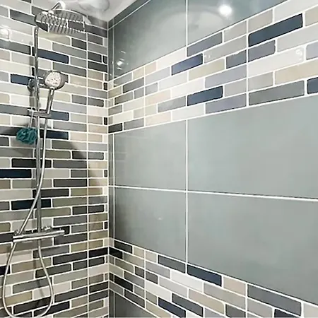 1 Bedroom Stunning In *